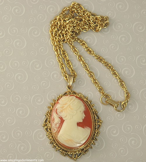 Lisner Cameo Necklace