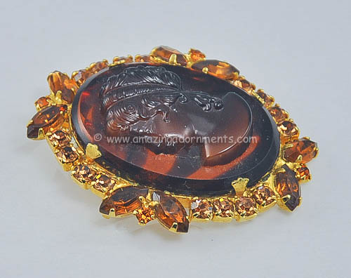 Vintage DeLizza and Elster Cameo Brooch