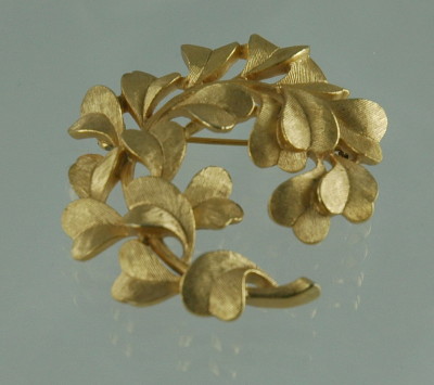 CROWN TRIFARI Brushed Gold Tone Foliate Brooch