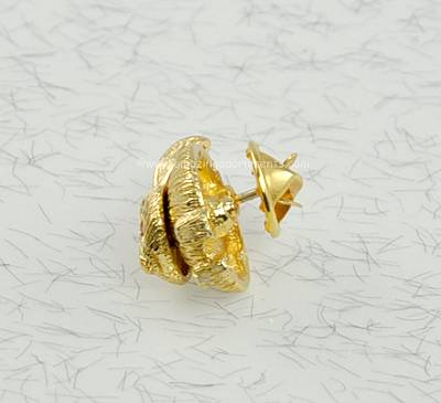 Signed Gold Crown Easter Bunny Lapel Pin