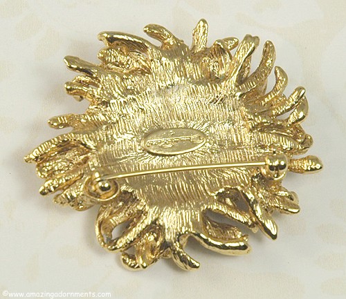 Oscar de la Renta Pin