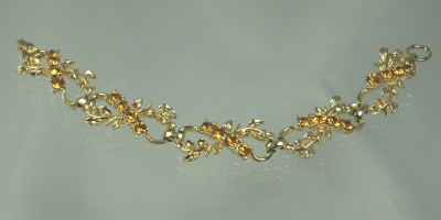 Attractive Vintage CORO PEGASUS Gold Tone and Rhinestone Bracelet