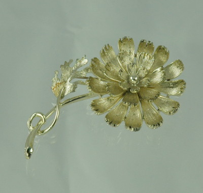 Signed Vintage LISNER Brushed Gold Tone Floral Brooch