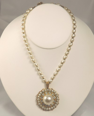 Sensational MIRIAM HASKELL Simulated Baroque Pearl Medallion Necklace
