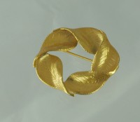 Simple and Elegant MIRIAM HASKELL Gold Tone Wreath Brooch/Pin