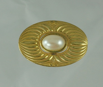 MIRIAM HASKELL Russian Gold Tone and Faux Pearl Brooch