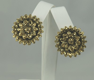 Terrific Vintage Floral Earrings Signed WEISS