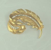 Beautiful Brushed Gold Tone Feather with Rhinestones Signed M. JENT