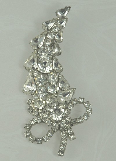 Show Stopping Unsigned Clear Rhinestone Floral Brooch in the Style of WEISS