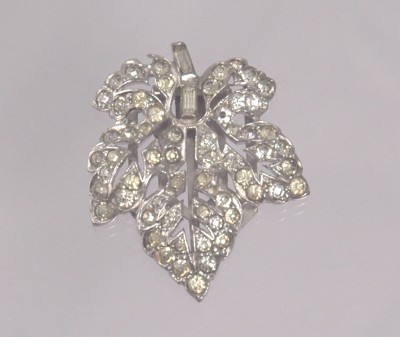 TRIFARI circa 1940 Rhinestone Leaf Motif Clip