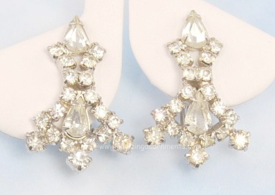 Beguiling Unsigned Vintage Clear Rhinestone Earrings