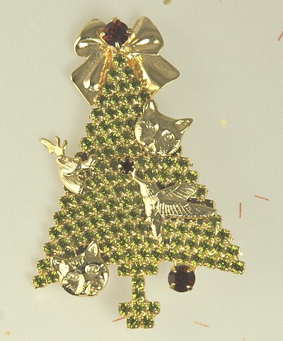Witty Swarovski Crystal Christmas Tree Pin Signed ATTRUIA