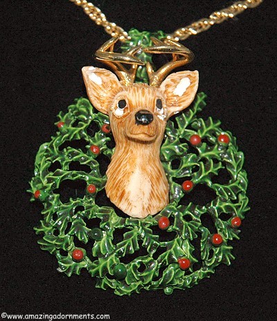 Collectable Signed L. RAZZA Vintage Reindeer Christmas Necklace