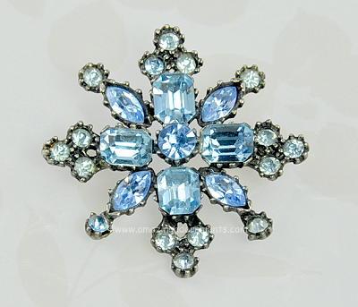 Enthralling Vintage Blue Rhinestone Snowflake Style Brooch