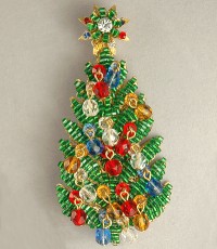 WOW! Lush Christmas Tree Pin with Twinkling Crystal Ornaments Signed MIRIAM HASKELL