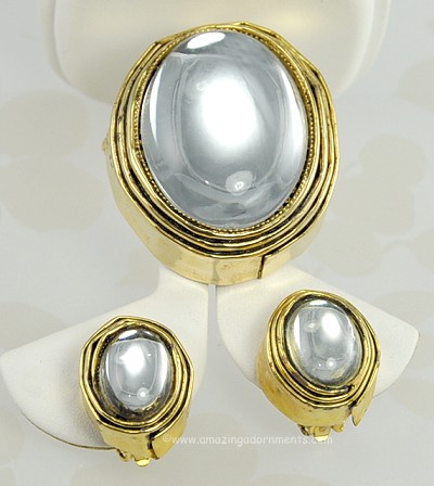 Unrestrained Vintage Mirror Backed Glass Brooch and Earring Set Signed HATTIE CARNEGIE