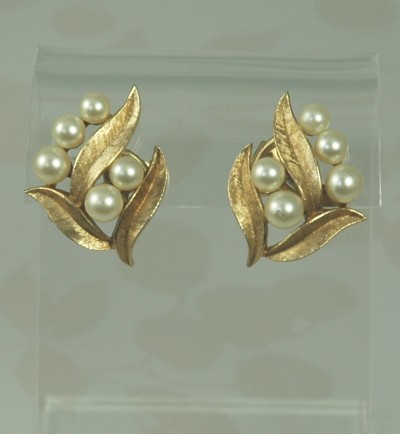 Vintage CROWN TRIFARI Gold Tone and Faux Pearl Clip-on Earrings