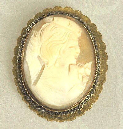 Vintage 10K Gold Shell Cameo Brooch