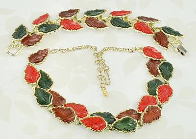 Salient Vintage ca. 1950s Thermoplastic Fall Leaves Necklace and Bracelet Set