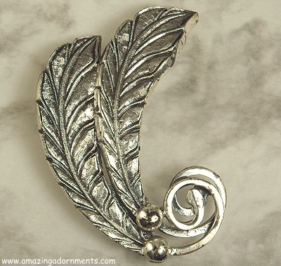 TORTOLANI Large Twin Feather Brooch