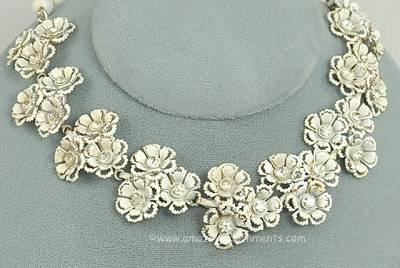 Graceful Vintage White Enamel Flower Necklace with Rhinestones