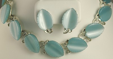 Vintage LISNER Baby Blue Opaque Thermoplastic Leaves Set ~  BOOK PIECE