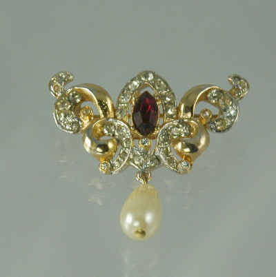 Very Collectable CORO 1940-1955  Brooch