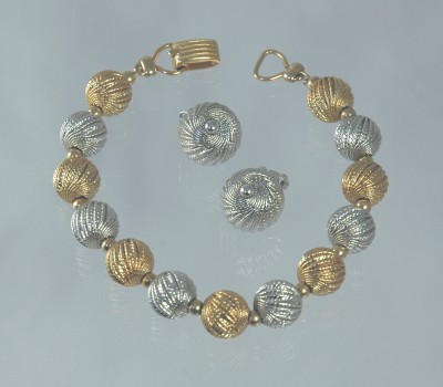 Snazzy NAPIER Vintage Bracelet and Earring Set
