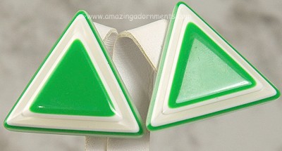 Groovy Green and White Geometric Plastic Vintage Earrings
