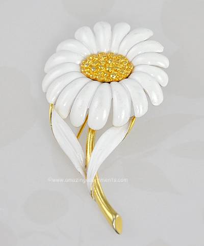 Exquisite Vintage White Enamel Daisy Flower Brooch Signed MONET