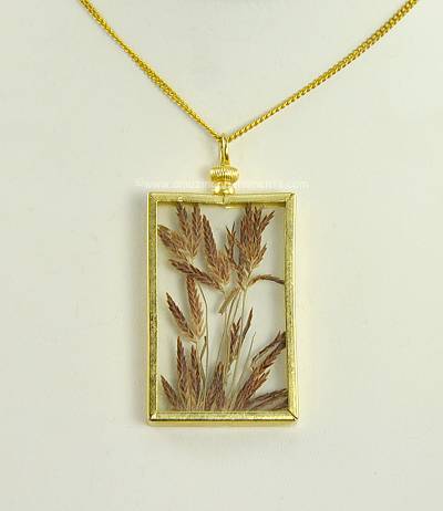 Vintage Gold Filled Pendant Necklace with Bulrushes or Wheat