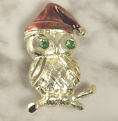 TANCER II [CORO] Stocking Capped Hoot Owl Christmas Pin
