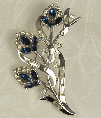 Superb 1950s Rhinestone Floral Brooch Signed TRIFARI PATENT PENDING