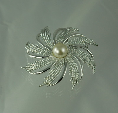 Sensational SARAH COVENTRY Silver Tone Pin Wheel Brooch- BOOK PIECE