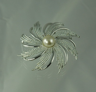 Sensational SARAH COVENTRY Silver Tone Pin Wheel Brooch- BOOK PIECE