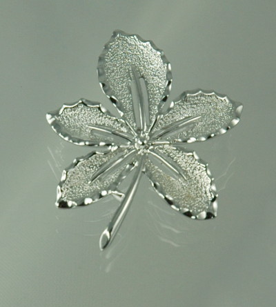 Brushed and Shiny SARAH COVENTRY Ivy Leaf Brooch