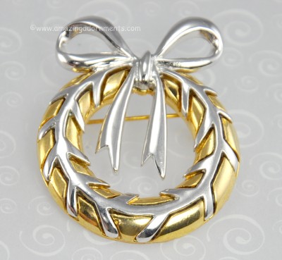 Fancy Two- toned Metal Christmas Wreath Pin ~ Signed