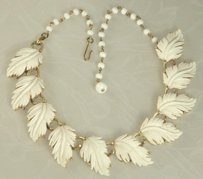 Vintage LISNER White Carved Plastic Leaves Necklace