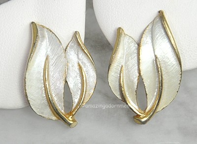 Vintage Signed SARAH COVENTRY Pearlized Perfection Earrings