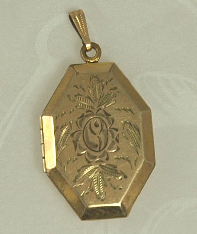 CARL ART Engraved Gold Filled Locket/Pendant