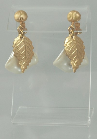 Consummate Vintage Dangle Earrings from MIRIAM HASKELL