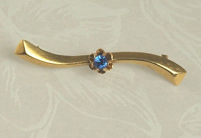 Elegant BELLE EPOQUE 18K Gold and Blue Glass Ribbon Pin