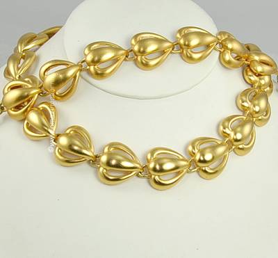 Chic Golden Leaves Necklace and Bracelet Set Signed ANNE KLEIN