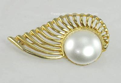 Spectacular Vintage Unsigned SARAH COVENTRY Faux Pearl Brooch