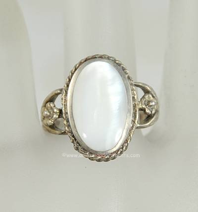 Vintage Sterling Silver and Opalescent Stone Finger Ring Size 5.25