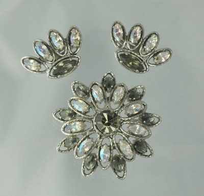 Sensational ELSA SCHIAPARELLI Smokey Rhinestone Demi-Parure