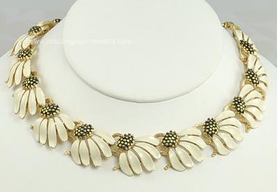 Lovely Vintage Beige Enamel Flower Necklace Signed LISNER