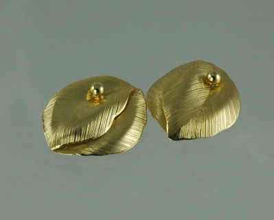 Classy Vintage Signed WHITING & DAVIS Gold Tone Leaf Clip Earrings