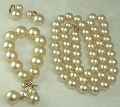 Vintage MARVELLA Chunky Faux Pearl Parure