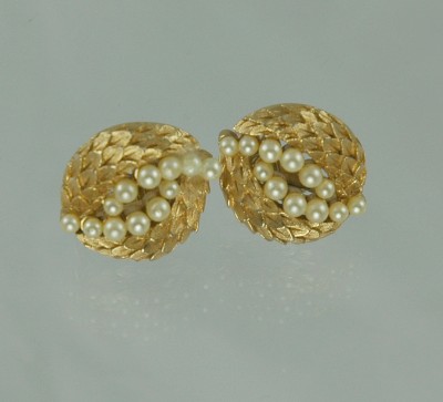 Vintage CROWN TRIFARI Gold Tone and Faux Pearl Clips